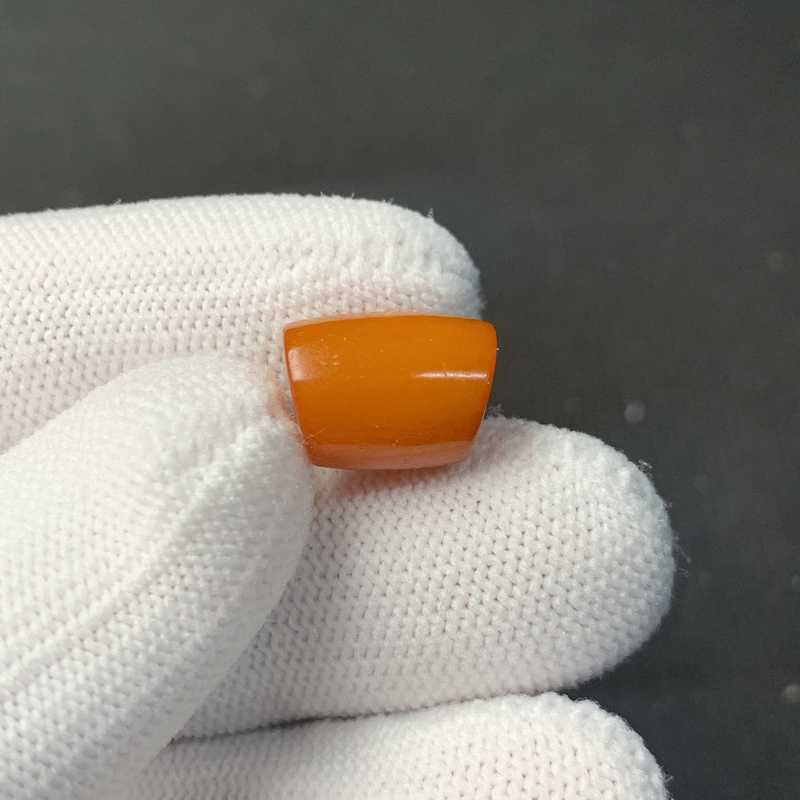 Q1307保真原矿俄料尺寸10.2*13.6mm蜜蜡单颗马蹄斜切顶珠支持复检