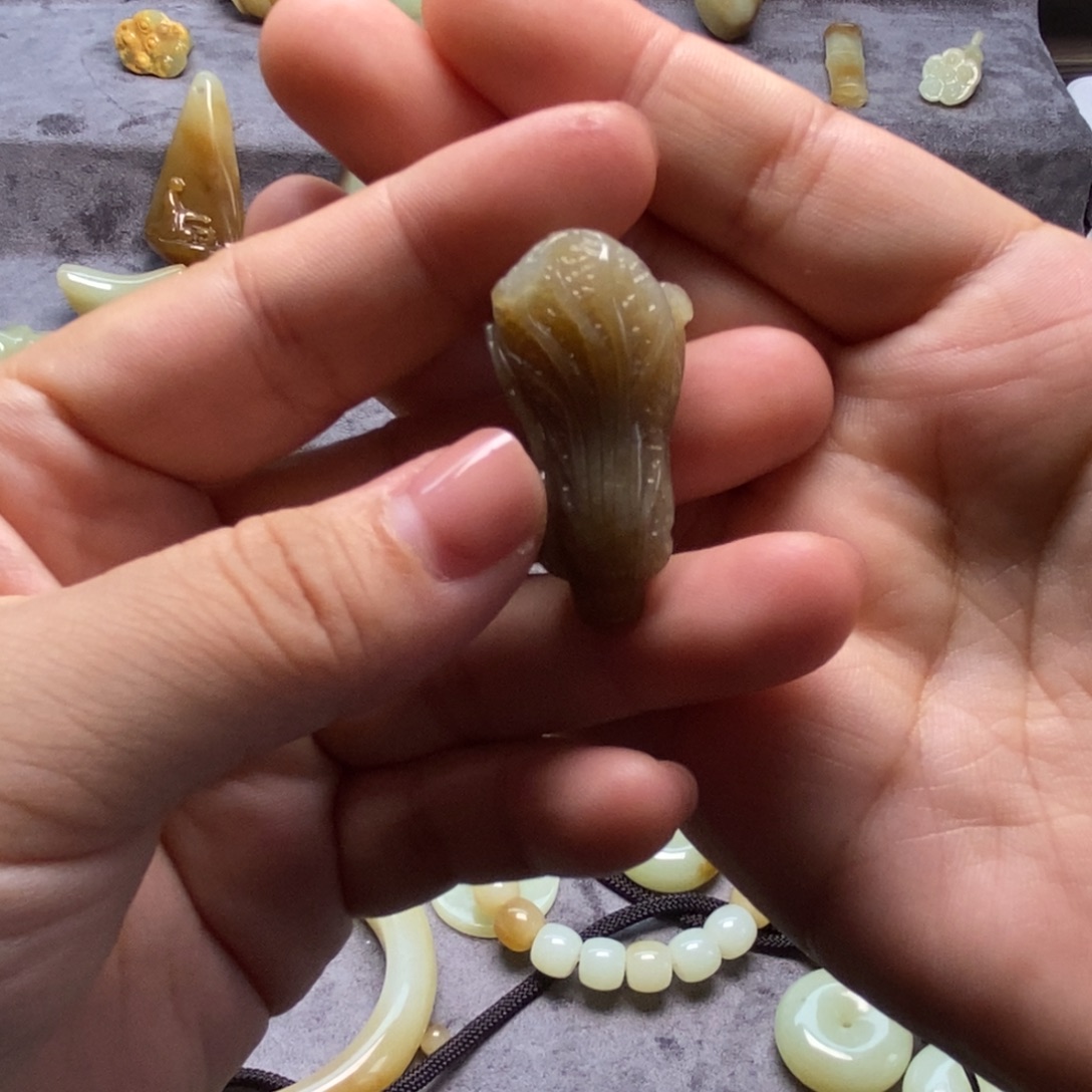 和田玉（糖玉）未镶嵌颈饰