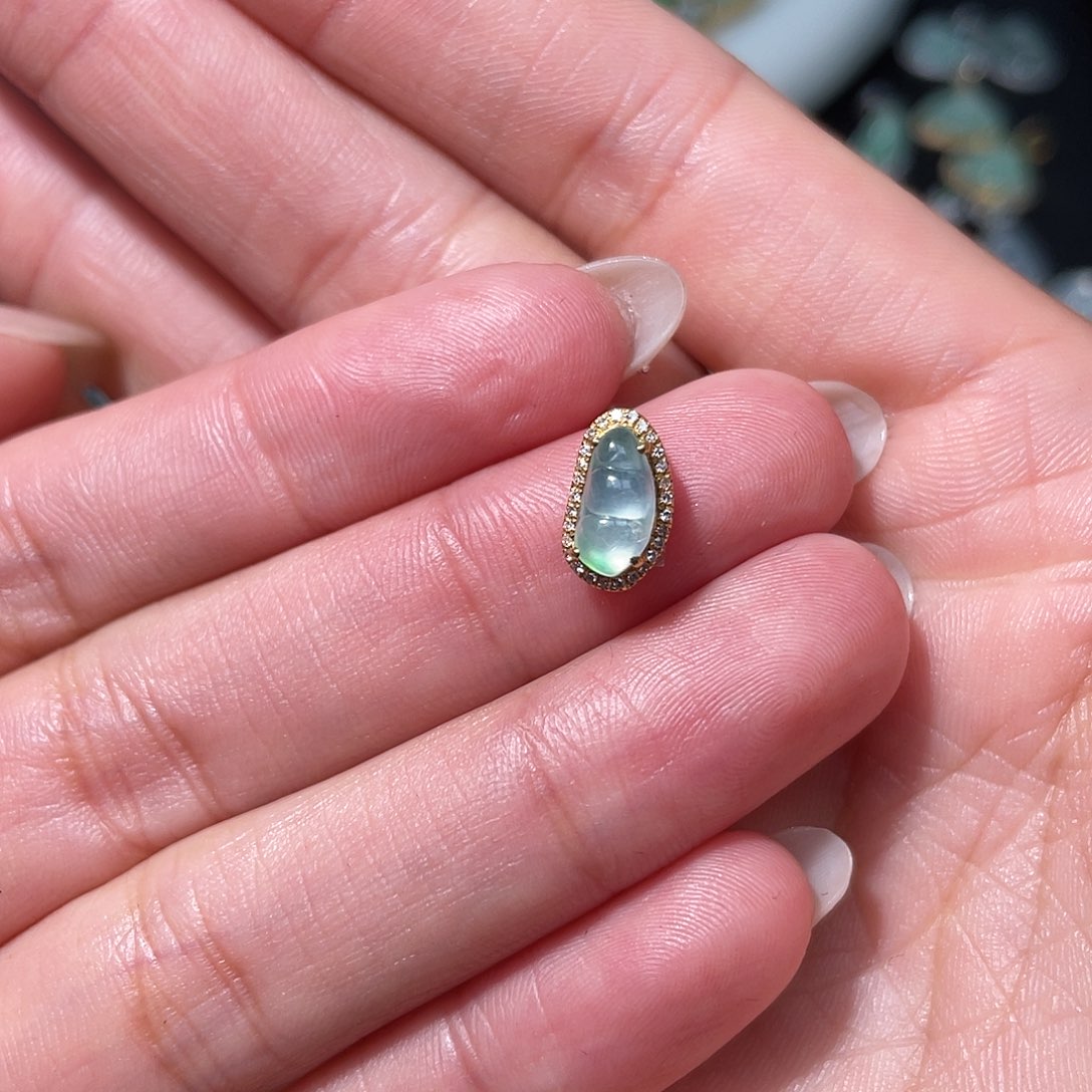 翡翠吊坠(不含链)18K金镶嵌