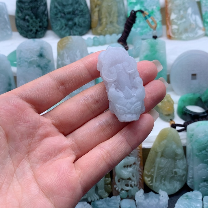 定制翡翠未镶嵌貔貅