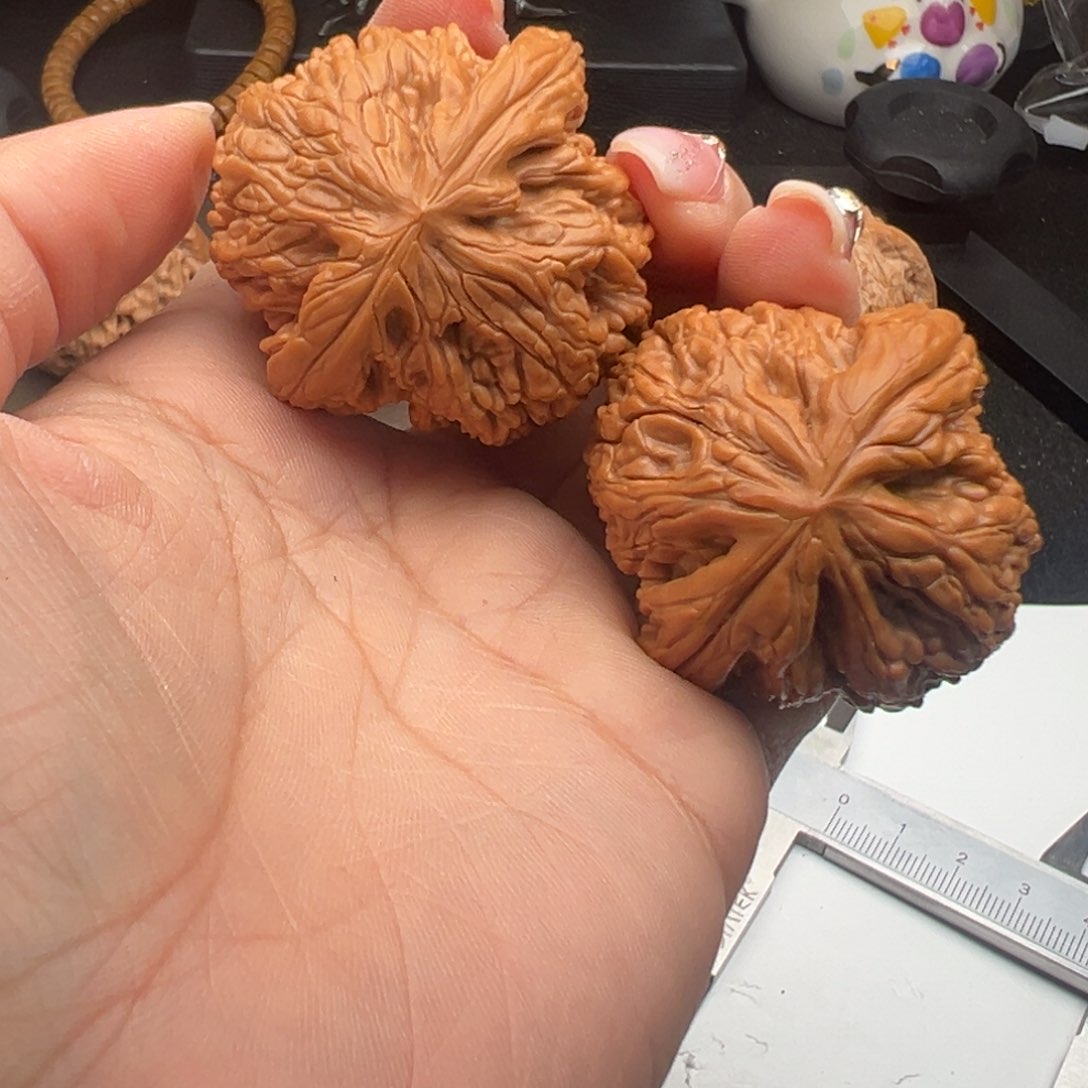 文玩核桃把件虎头王44