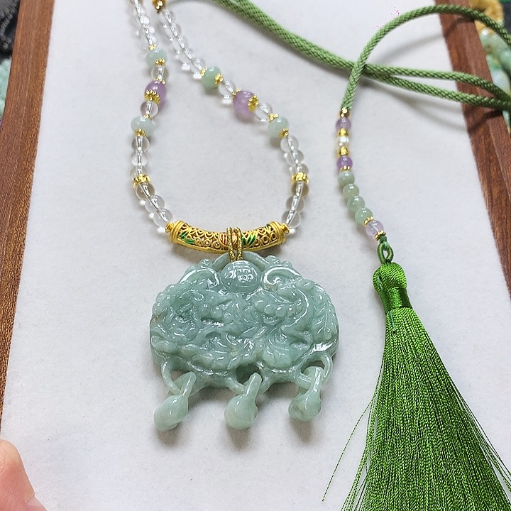 翡翠颈饰未镶嵌吊坠