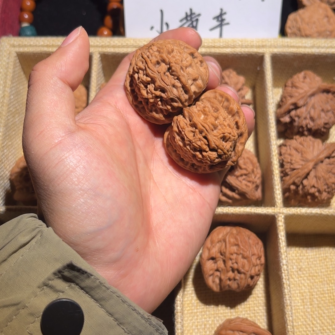 吊坠文玩核桃40三角白