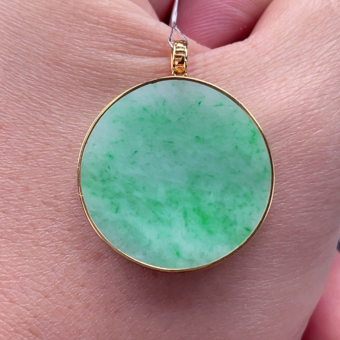 颈饰18K金镶嵌翡翠圆牌