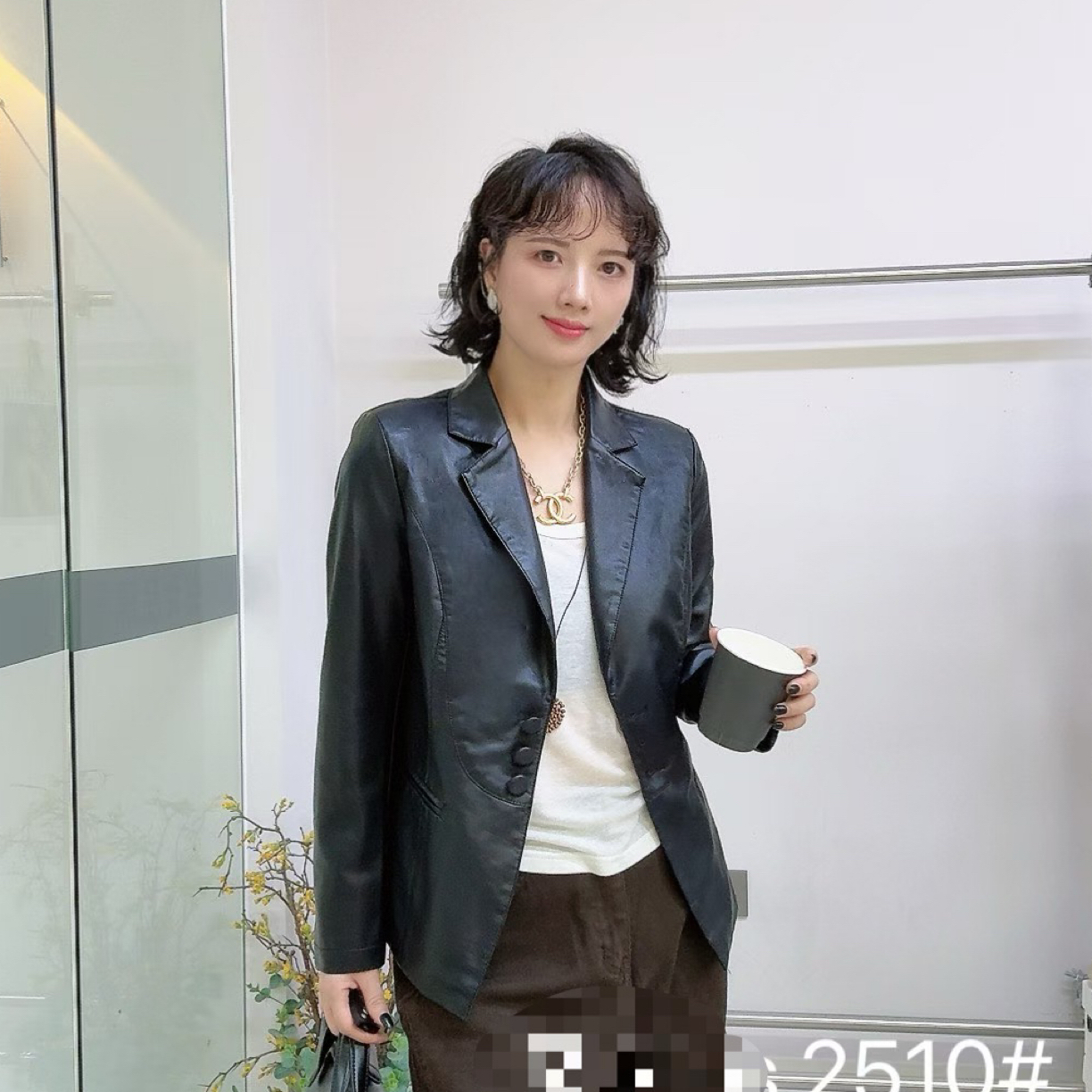 宜美多家 高级感时尚收腰加厚里棉西装软皮外套2515