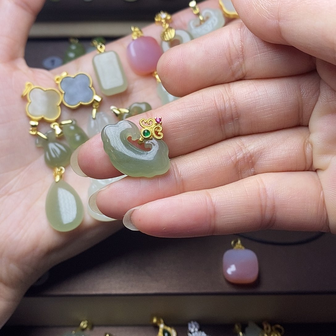 和田玉颈饰银S925镶嵌