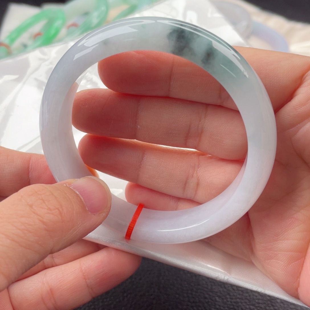 翡翠手镯未镶嵌58圈口