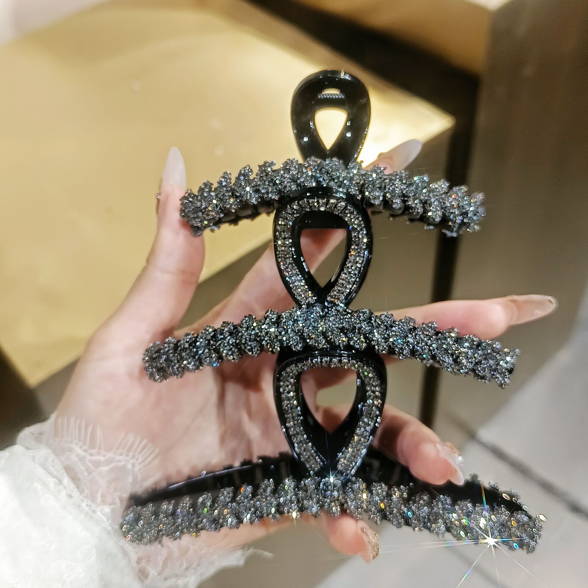 A1001气质轻奢精致满钻麦穗抓夹后脑勺盘发鲨鱼夹
