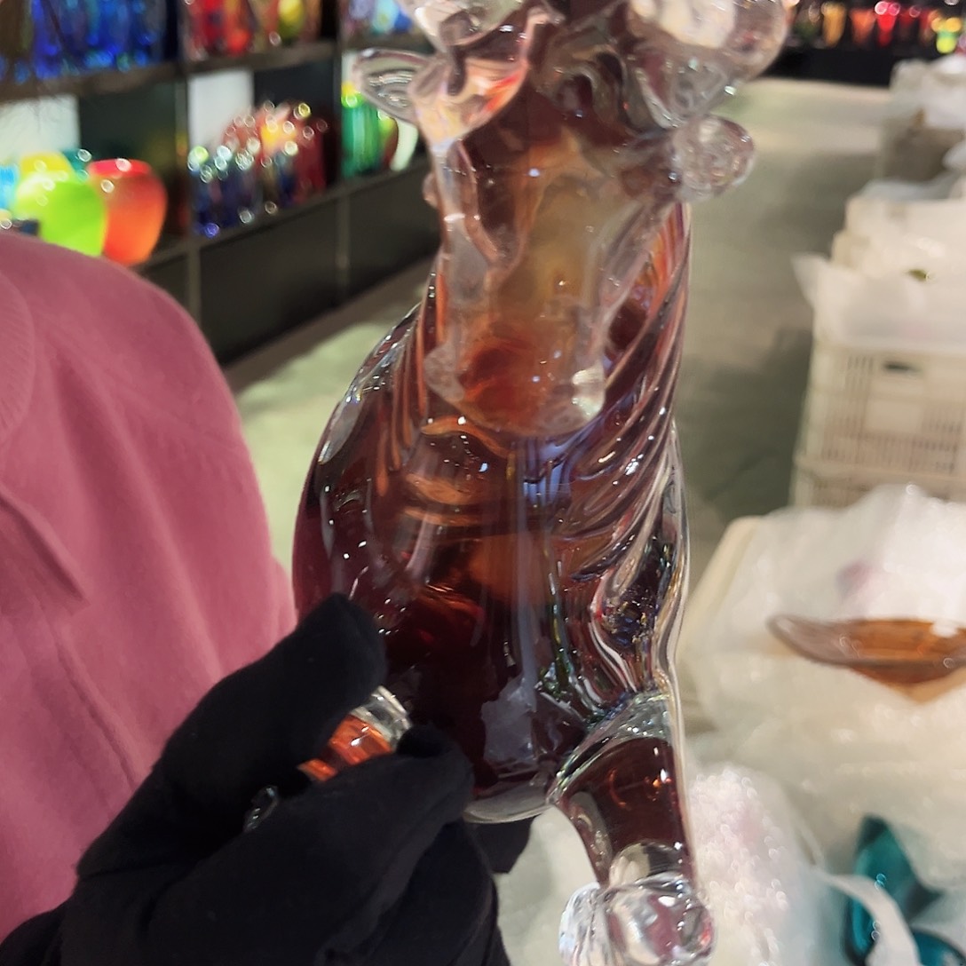 茶盏山**?琉璃的颜色是什么颜色的
