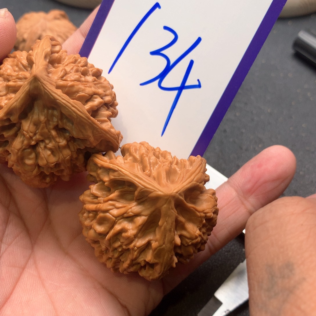 文玩核桃吊坠王永三棱