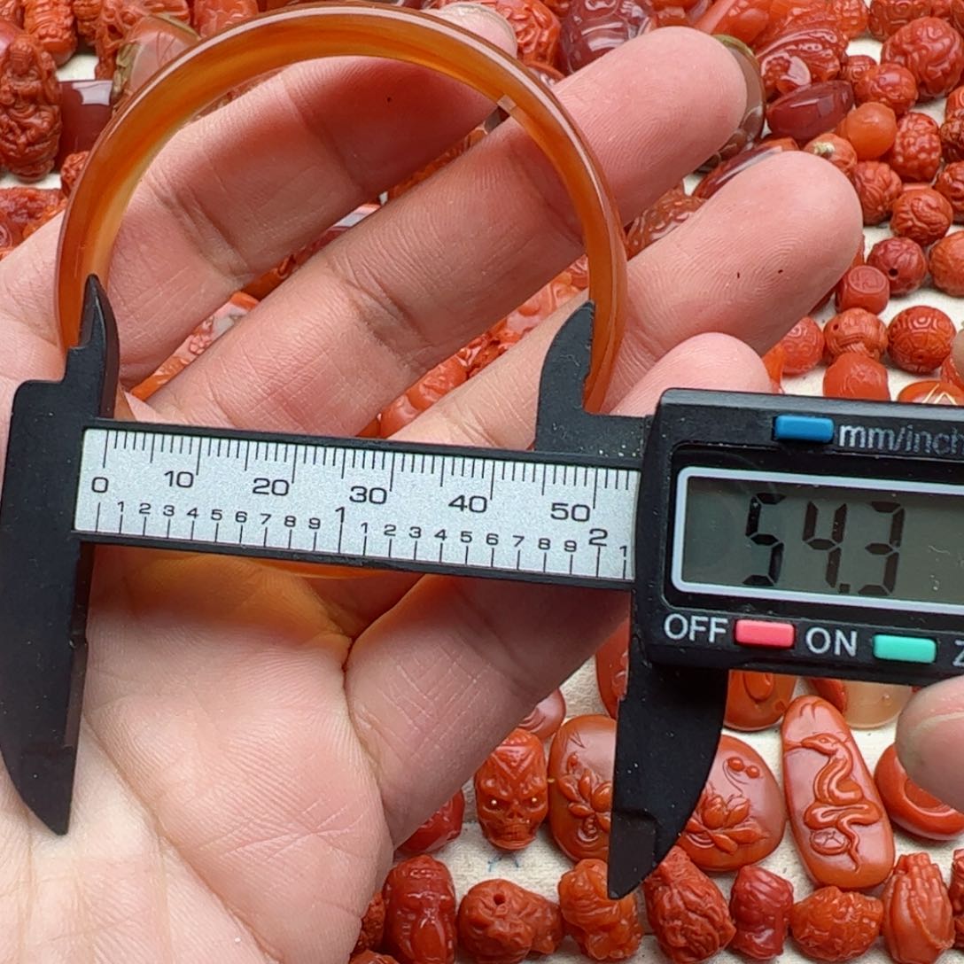 南红玛瑙配饰未镶嵌