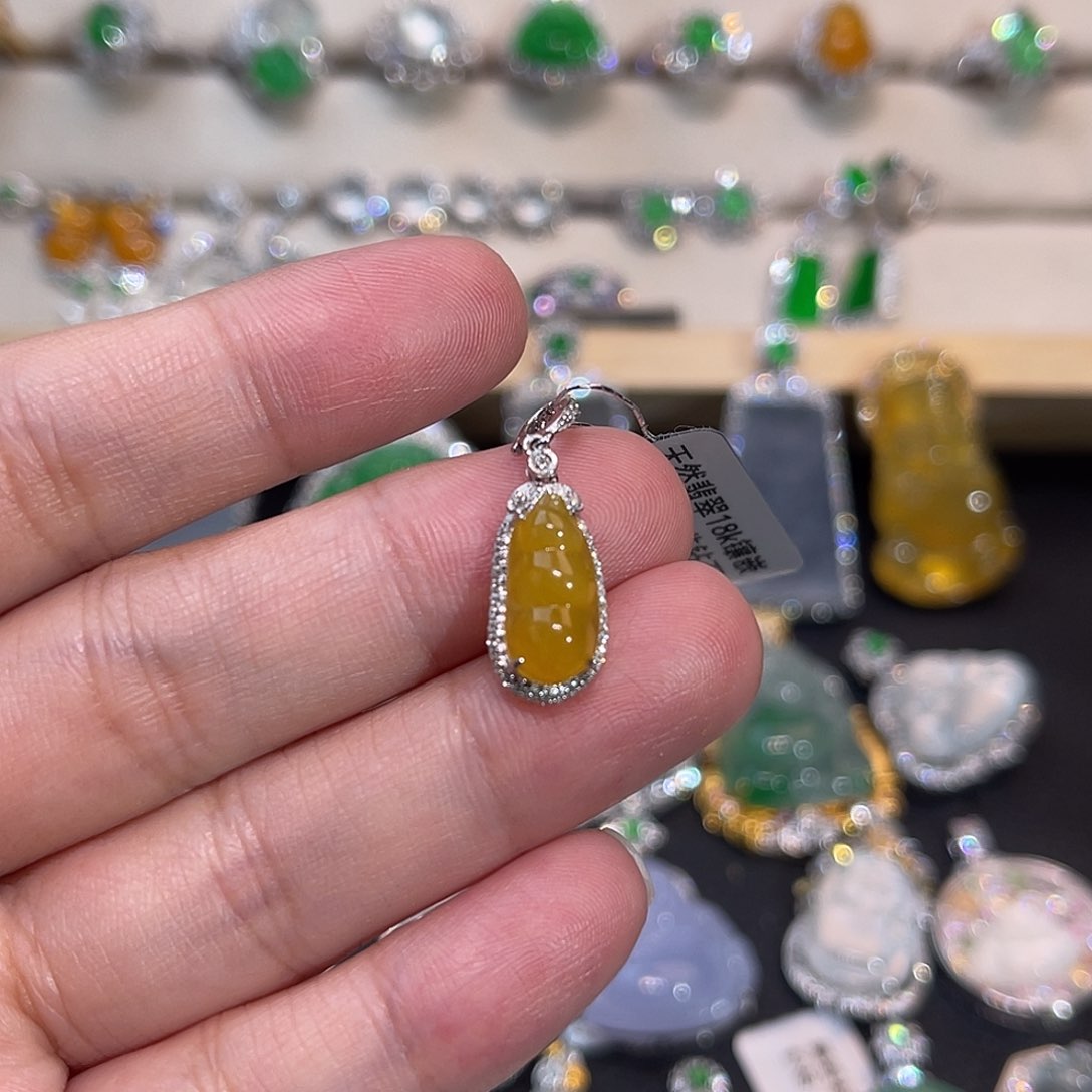 翡翠18K金镶嵌吊坠(不含链)黄翡福豆