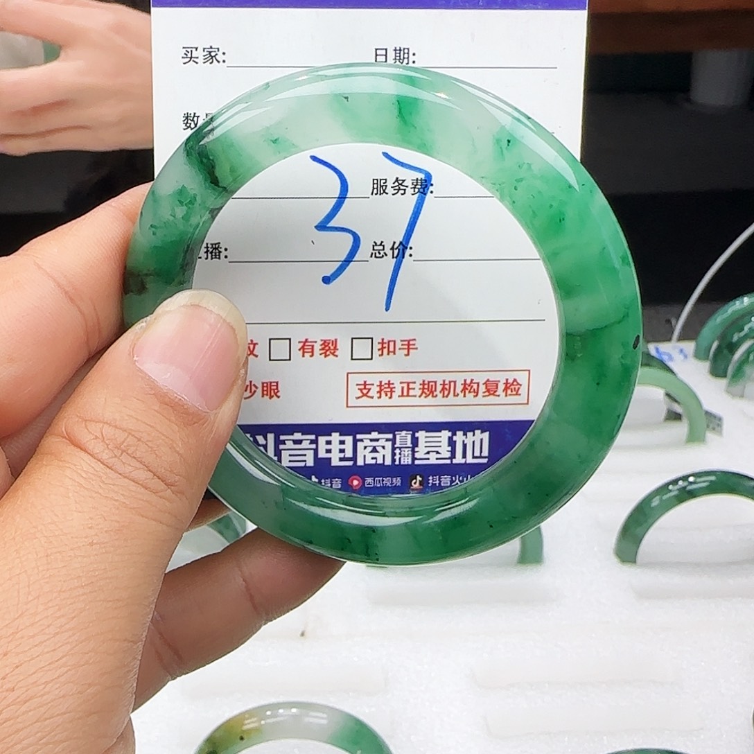 石英质玉未镶嵌多样性发其一