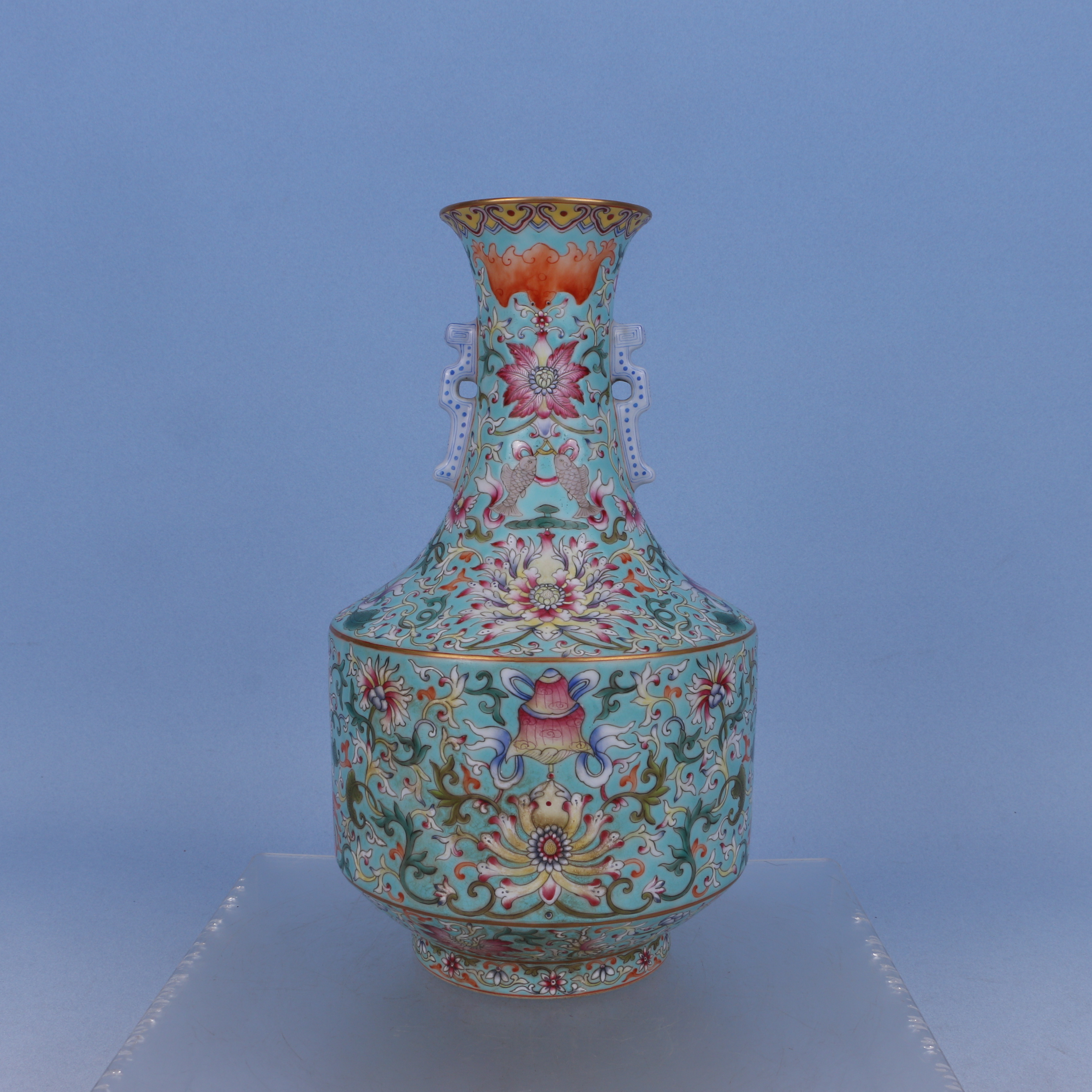 318   清乾隆   粉彩花卉纹双耳官窑瓶