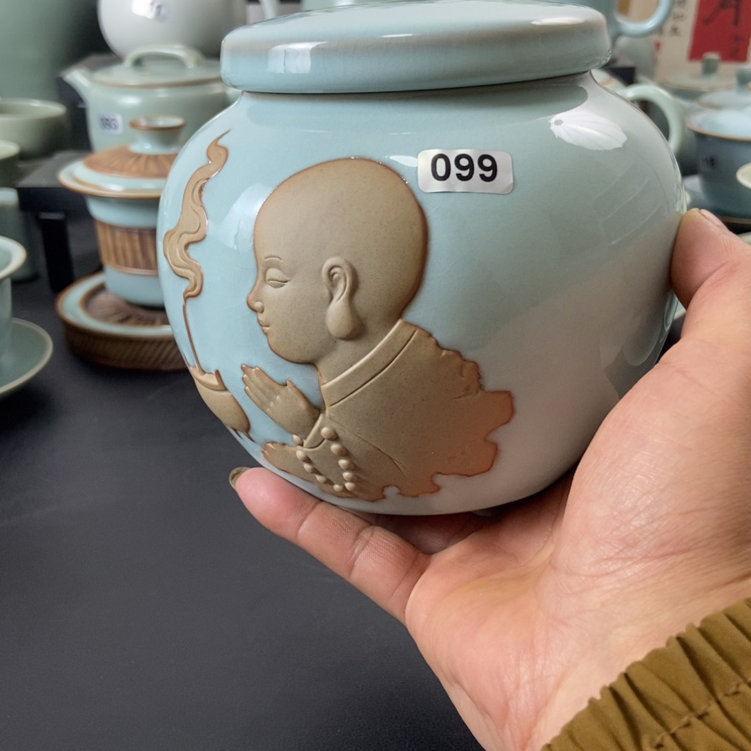 微瑕天青釉茶叶罐