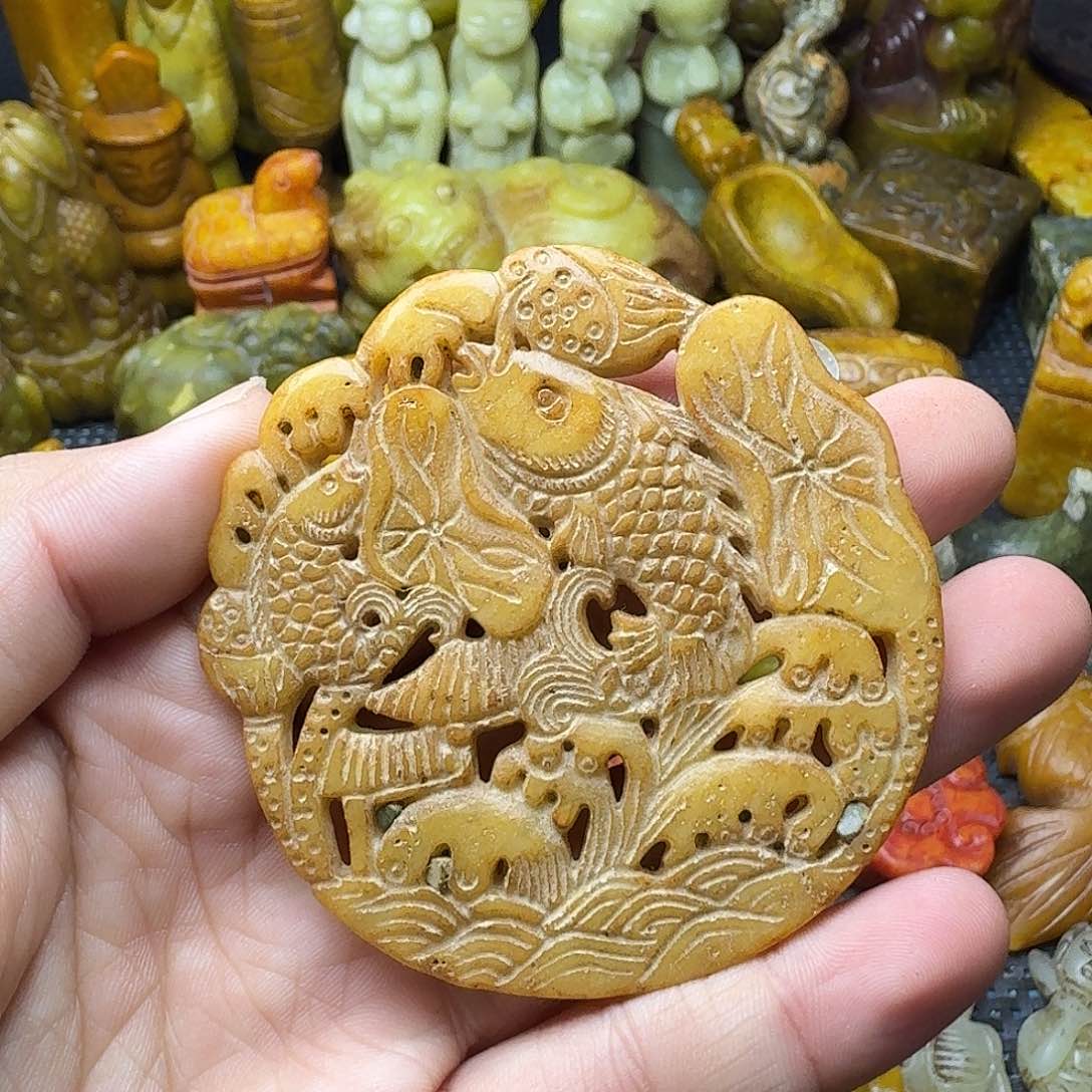 白玉菩提吊坠。。。