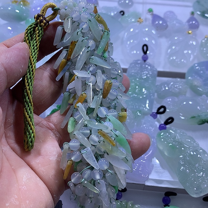 翡翠未镶嵌颈饰天然翡翠A货吊坠