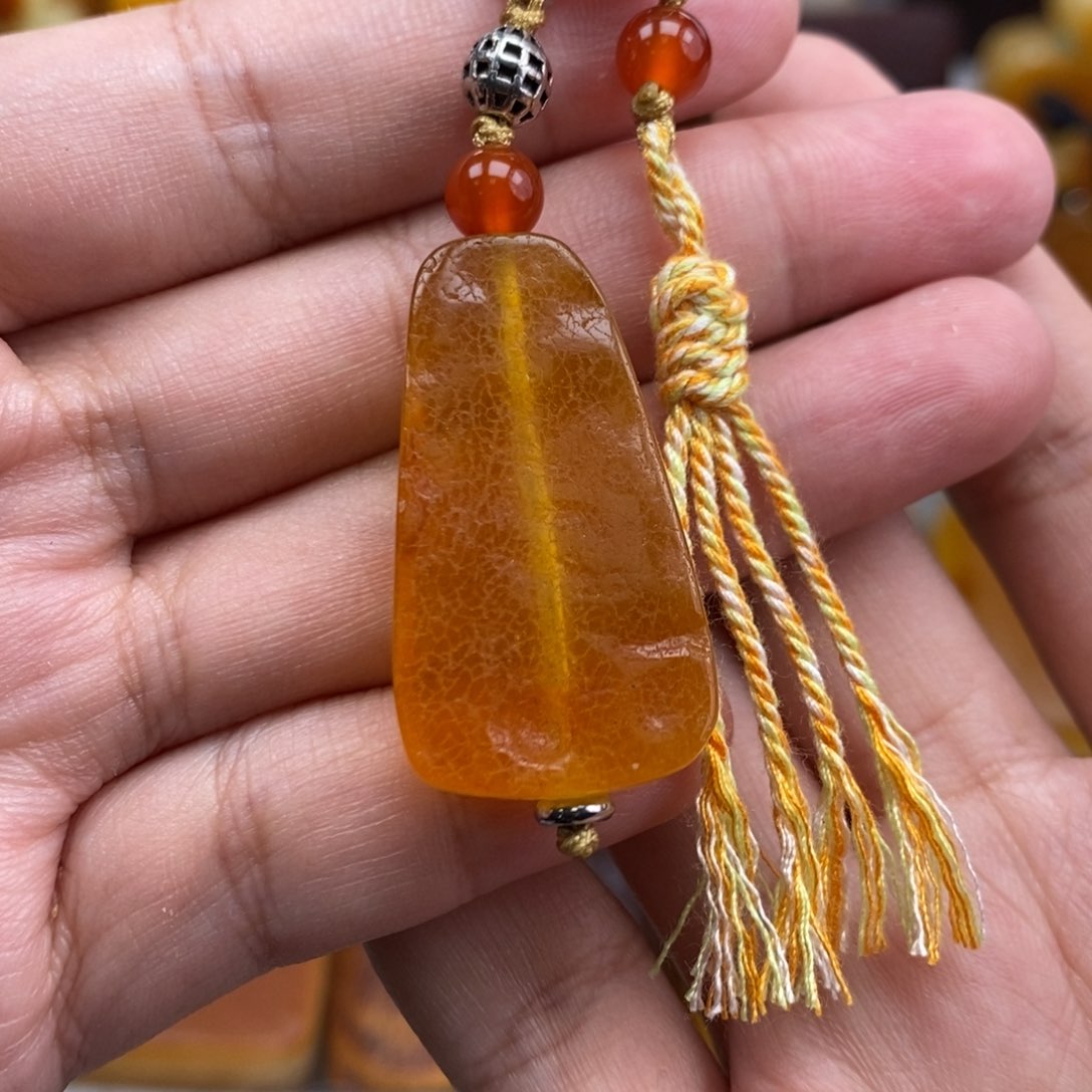 琥珀吊坠(赠链)未镶嵌