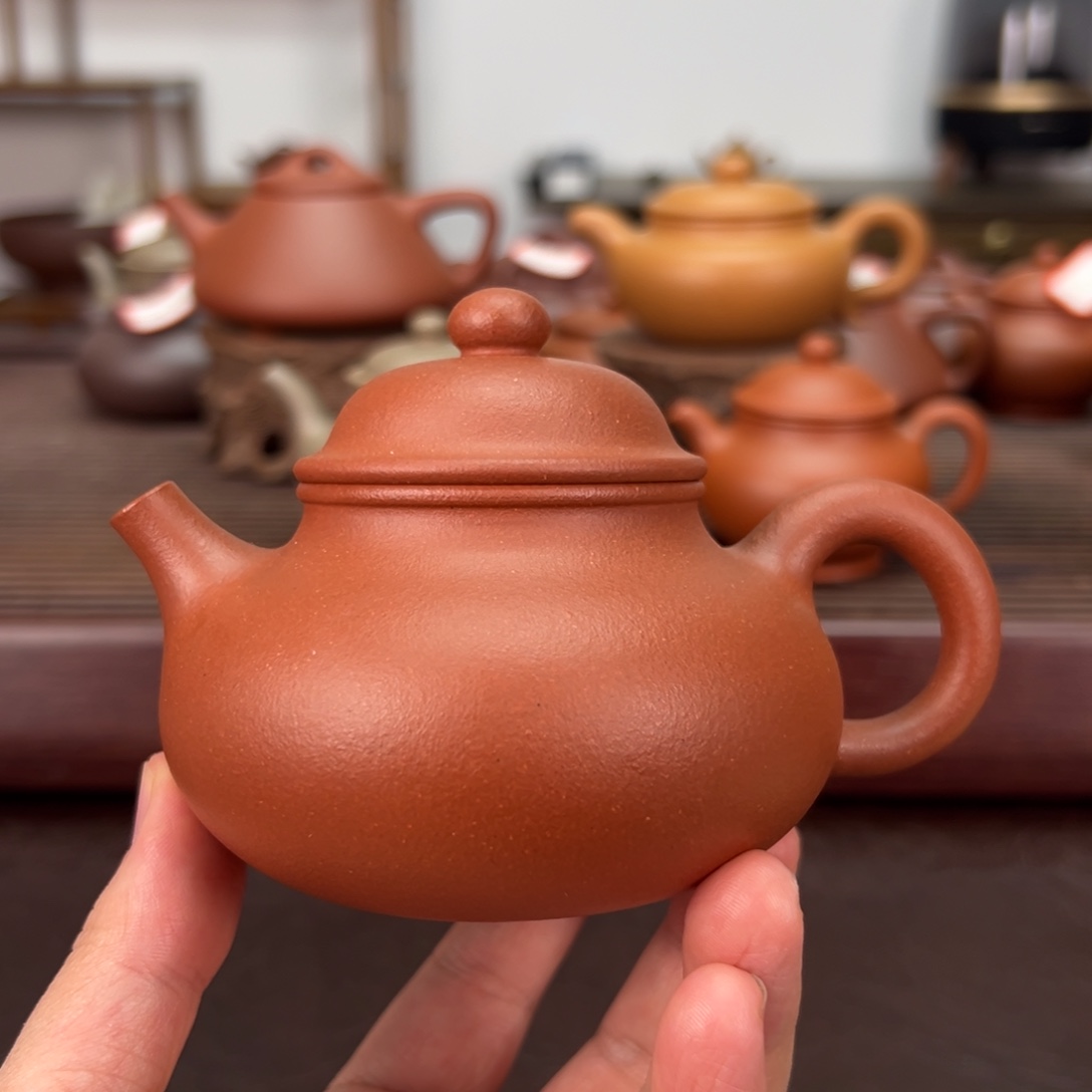 紫砂茶壶微微瑕 210 毫升纯红降坡