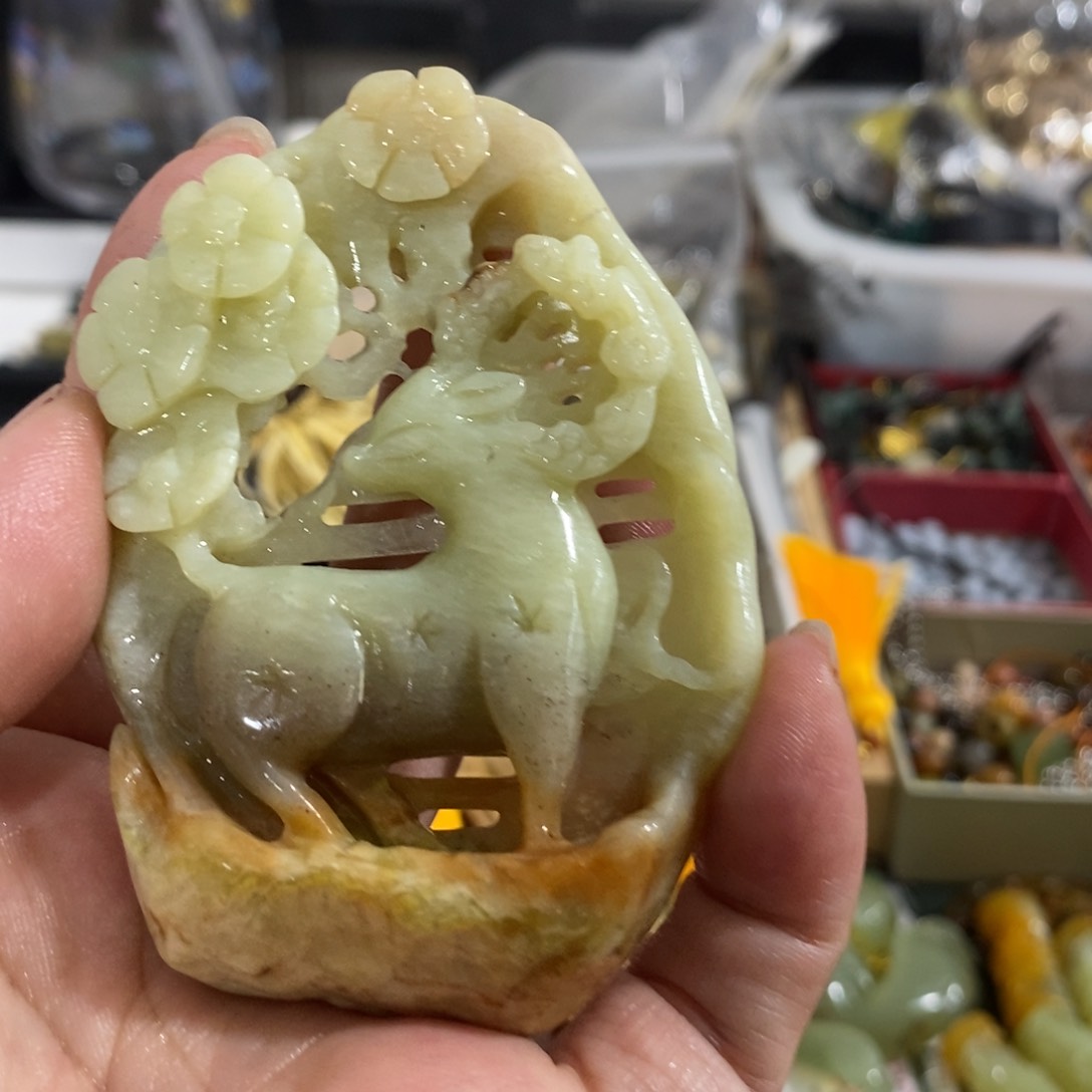 蛇纹石玉颈饰未镶嵌