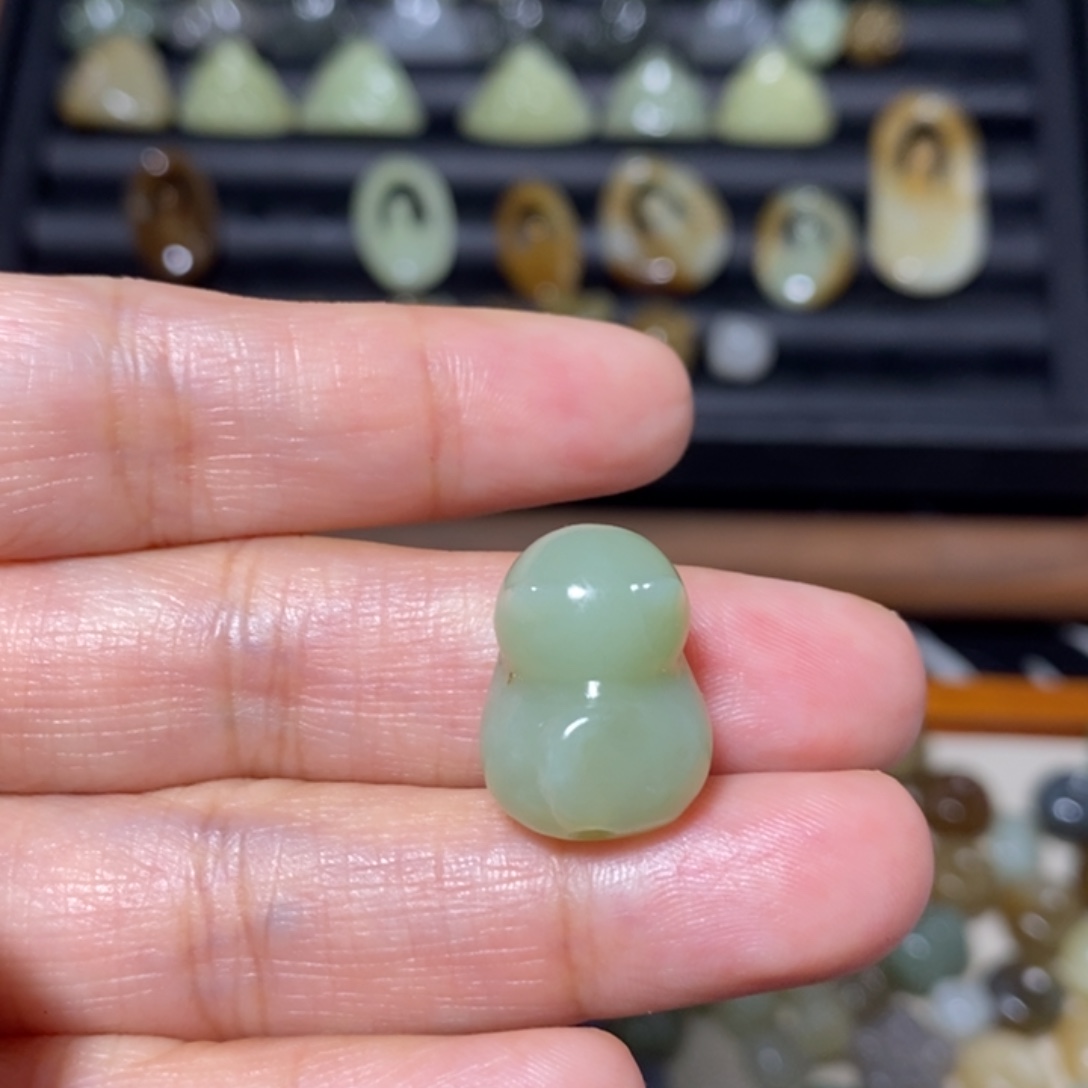 和田玉未镶嵌手链瑕疵品有棉