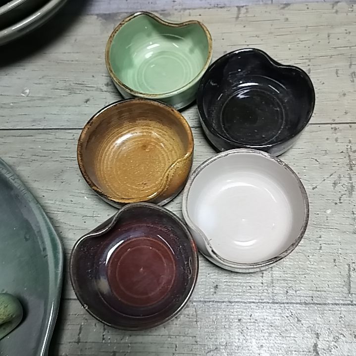 盘瓷片陶瓷杯盘壶碗都有