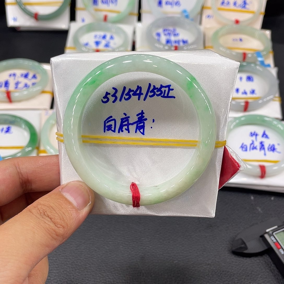 翡翠未镶嵌手镯天然翡翠