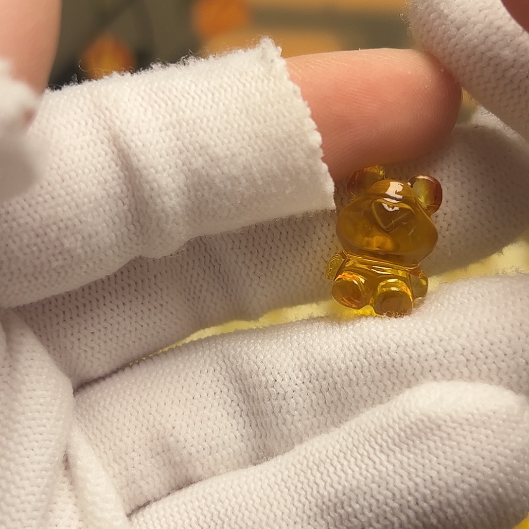 琥珀未镶嵌裸石小熊