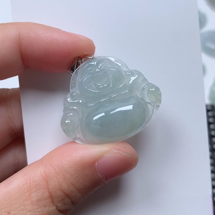 翡翠未镶嵌颈饰佛公