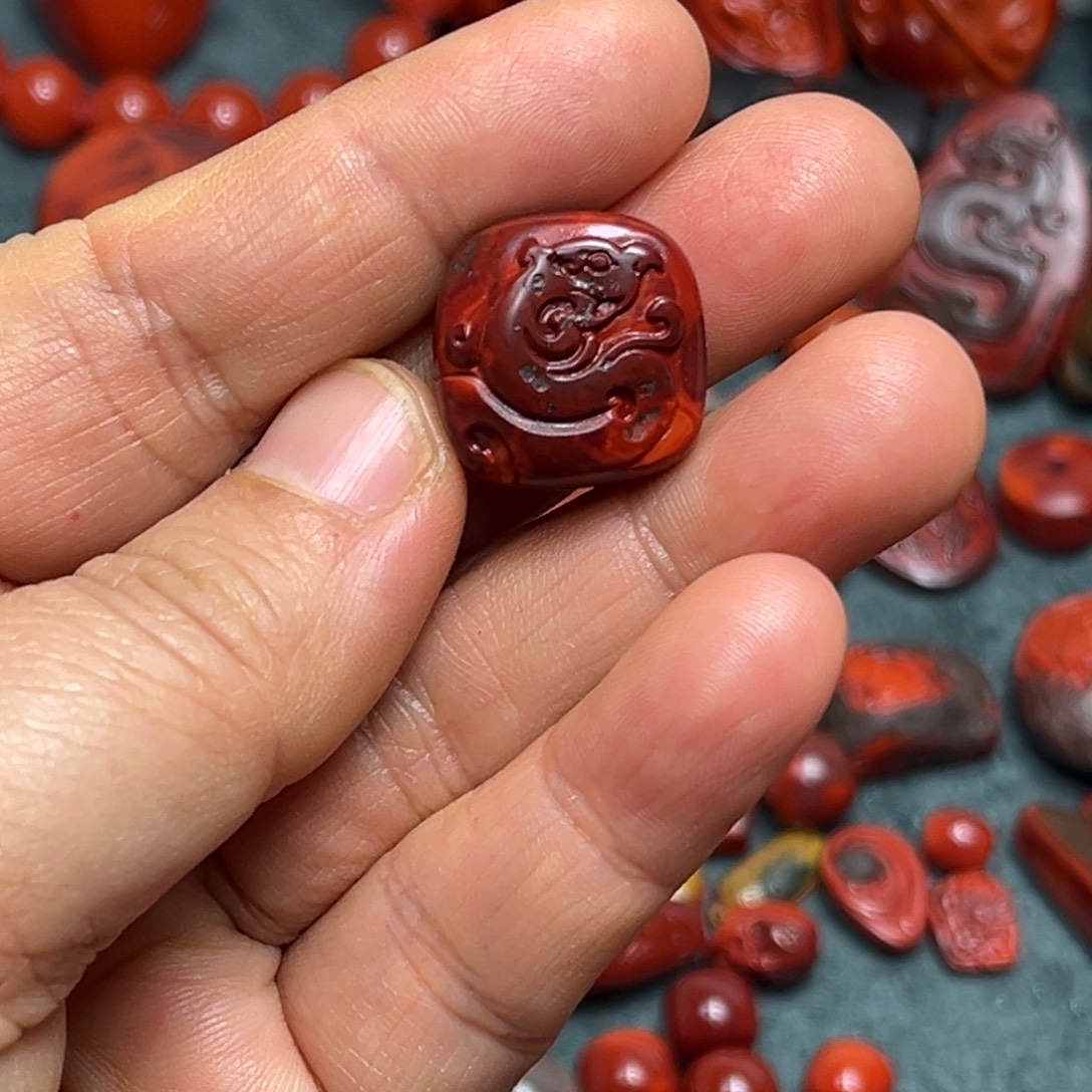 南红玛瑙未镶嵌颈饰