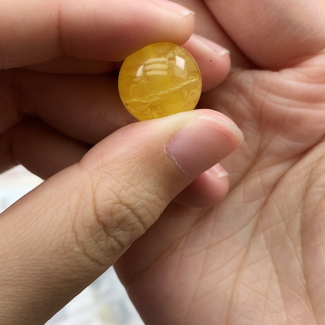 未镶嵌琥珀珠宝奇石