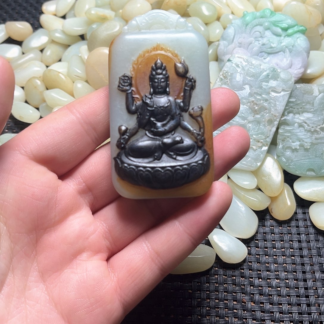 和田玉（糖玉）颈饰未镶嵌风***人