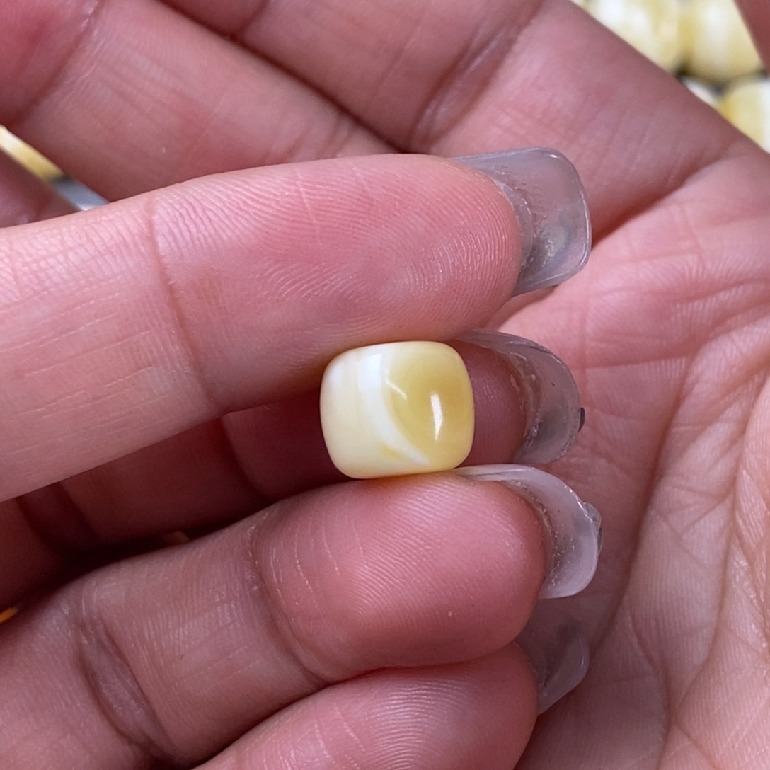 琥珀裸石未镶嵌万*哥蜜蜡10