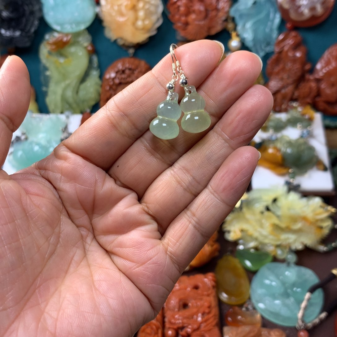 蛇纹石玉耳坠未镶嵌