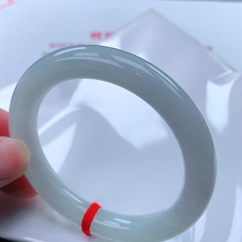 翡翠手镯（圆镯）未镶嵌62 号翡翠手镯