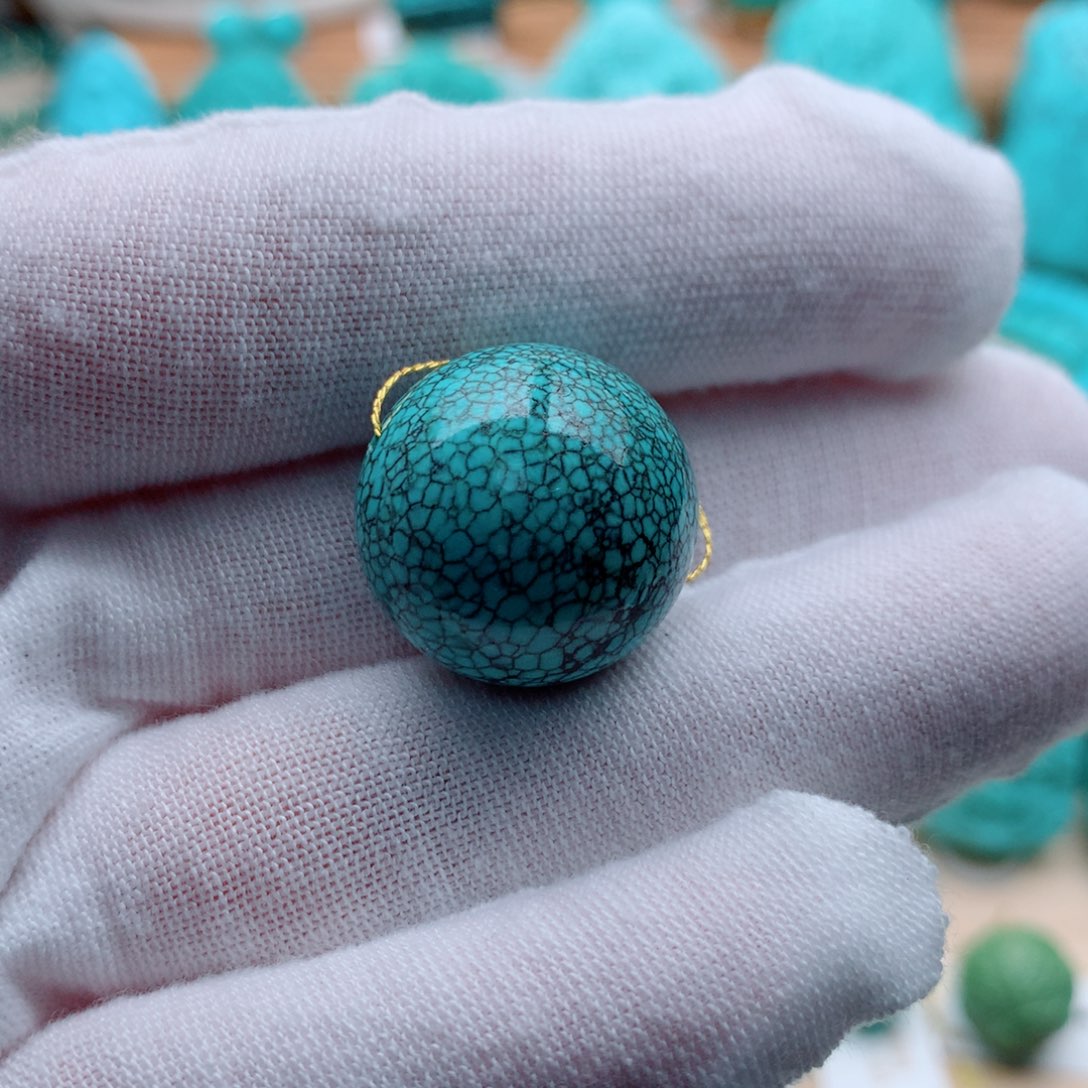 绿松石颈饰未镶嵌