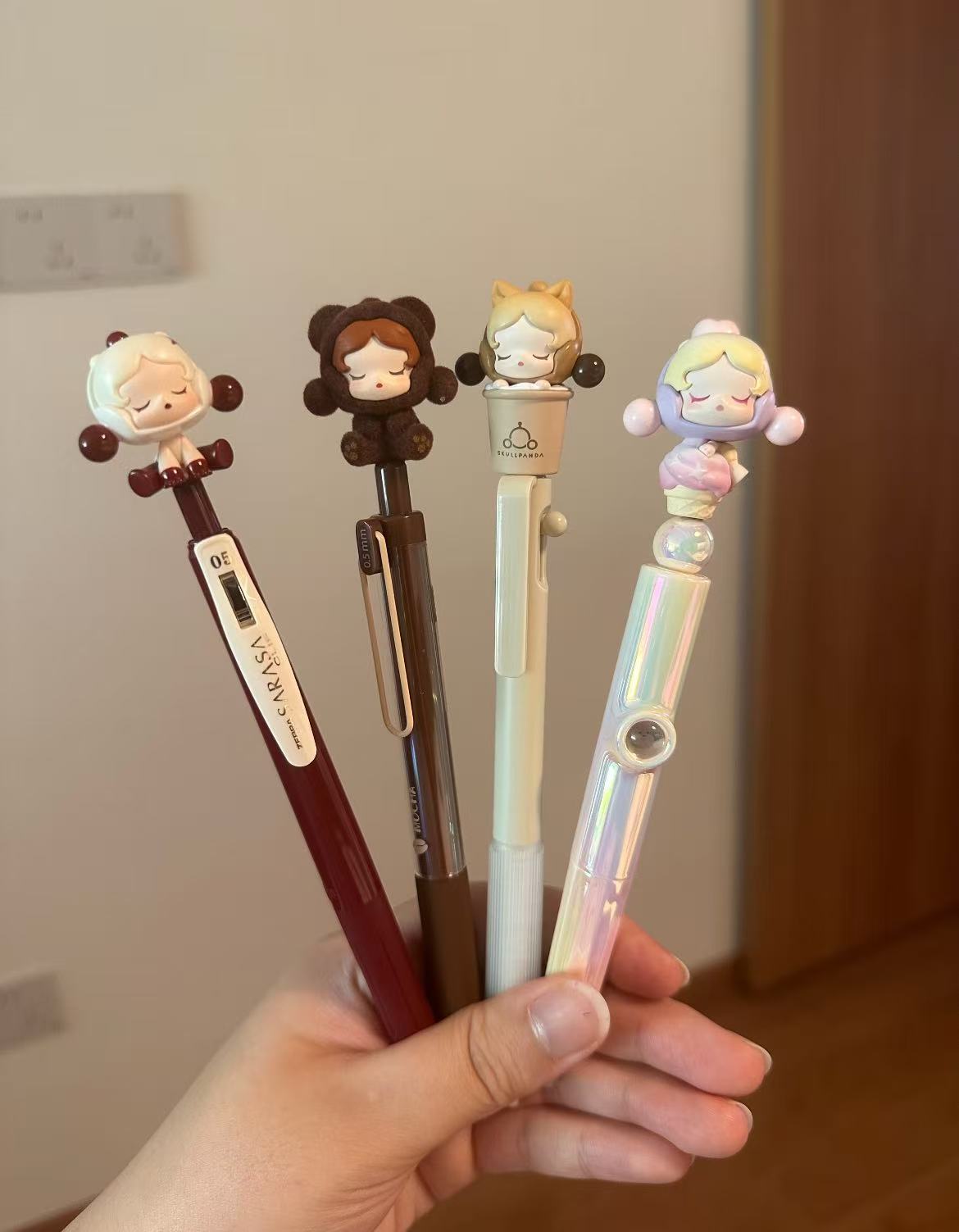 鸭吖丫专拍周边文具潮玩