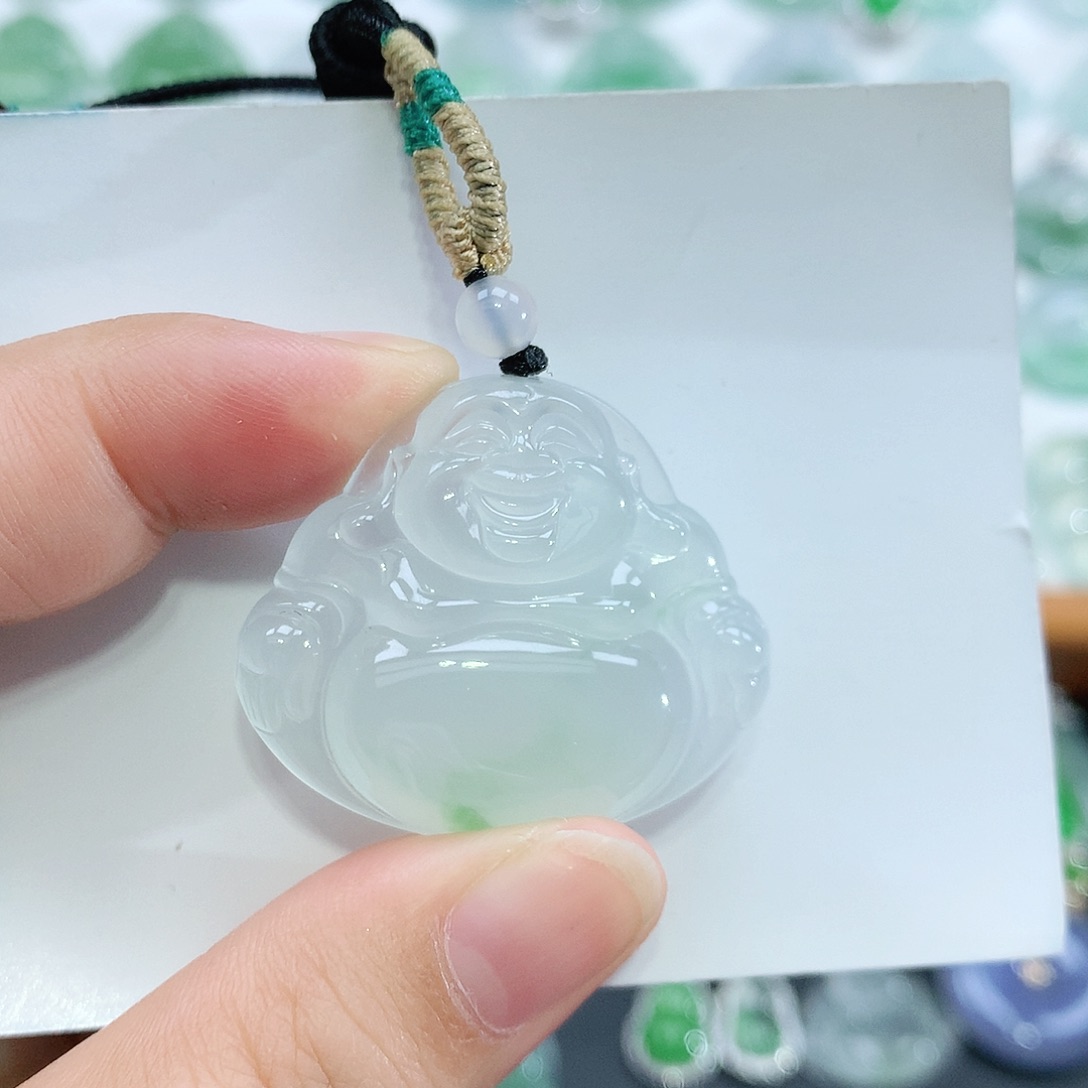 翡翠未镶嵌颈饰佛