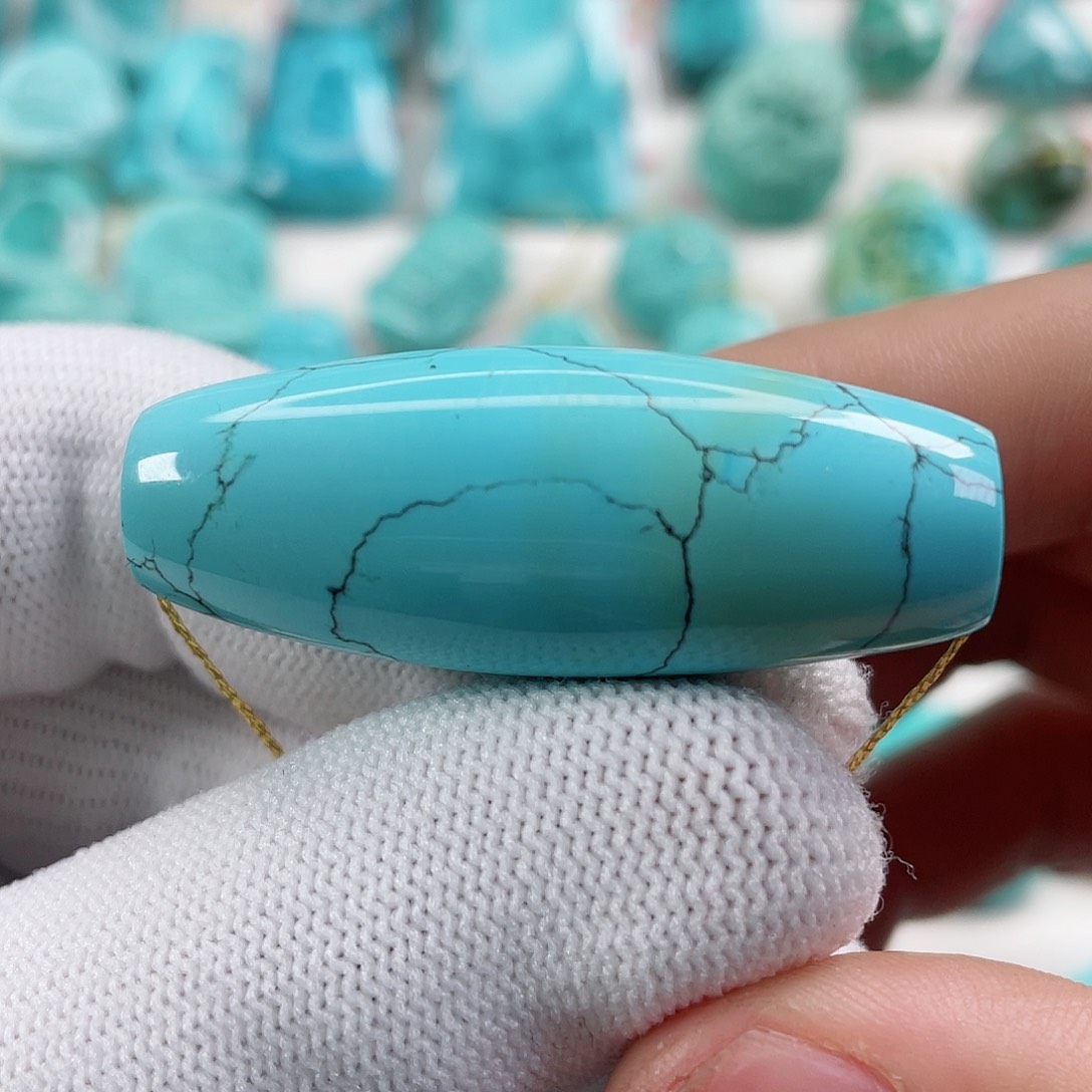 绿松石颈饰未镶嵌