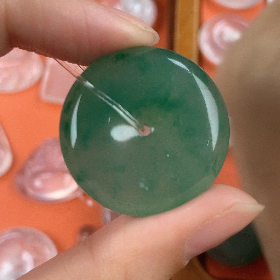 石英质玉未镶嵌颈饰