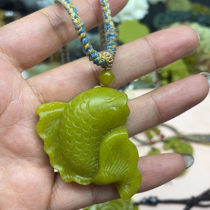 紫***迷蛇纹石玉未镶嵌颈饰