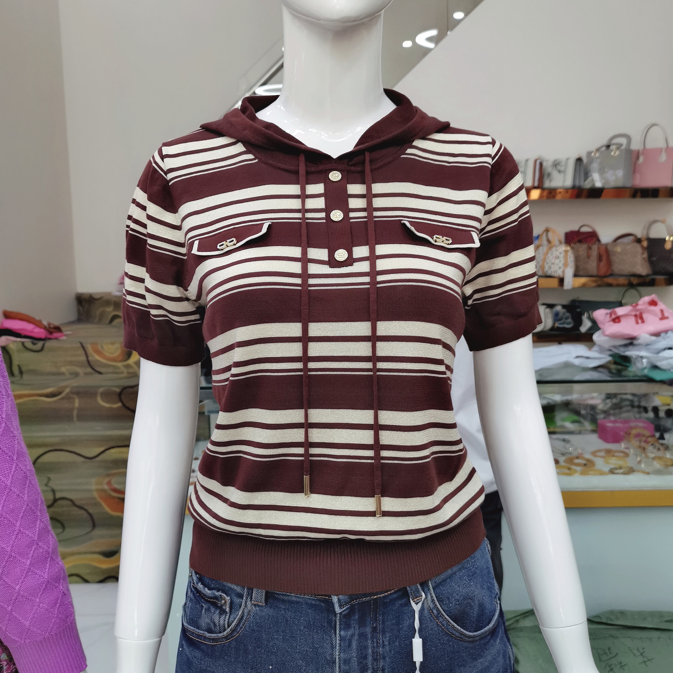 612 撞色条纹连帽减龄短袖上衣