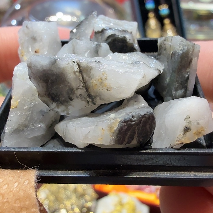 京19g聚金阁天然明金矿标