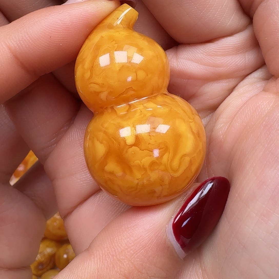 琥珀未镶嵌裸石悠悠