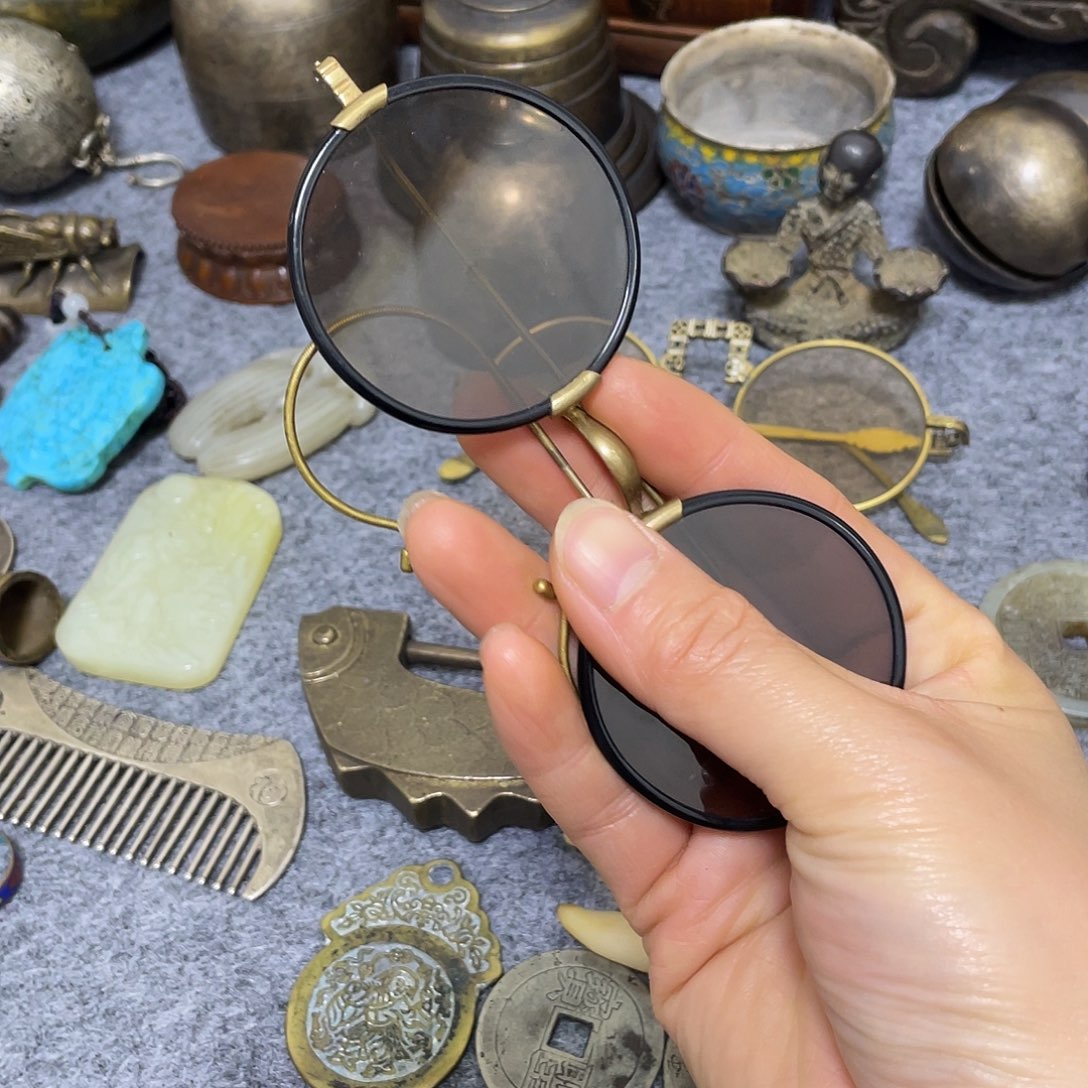 启***行铜摆件一个小物件