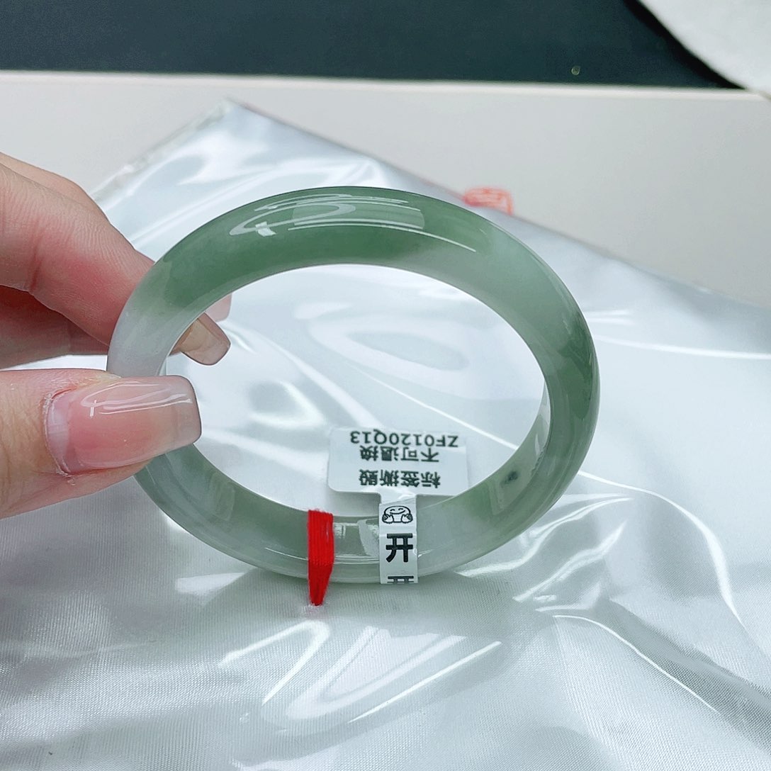 翡翠手镯未镶嵌正56.7