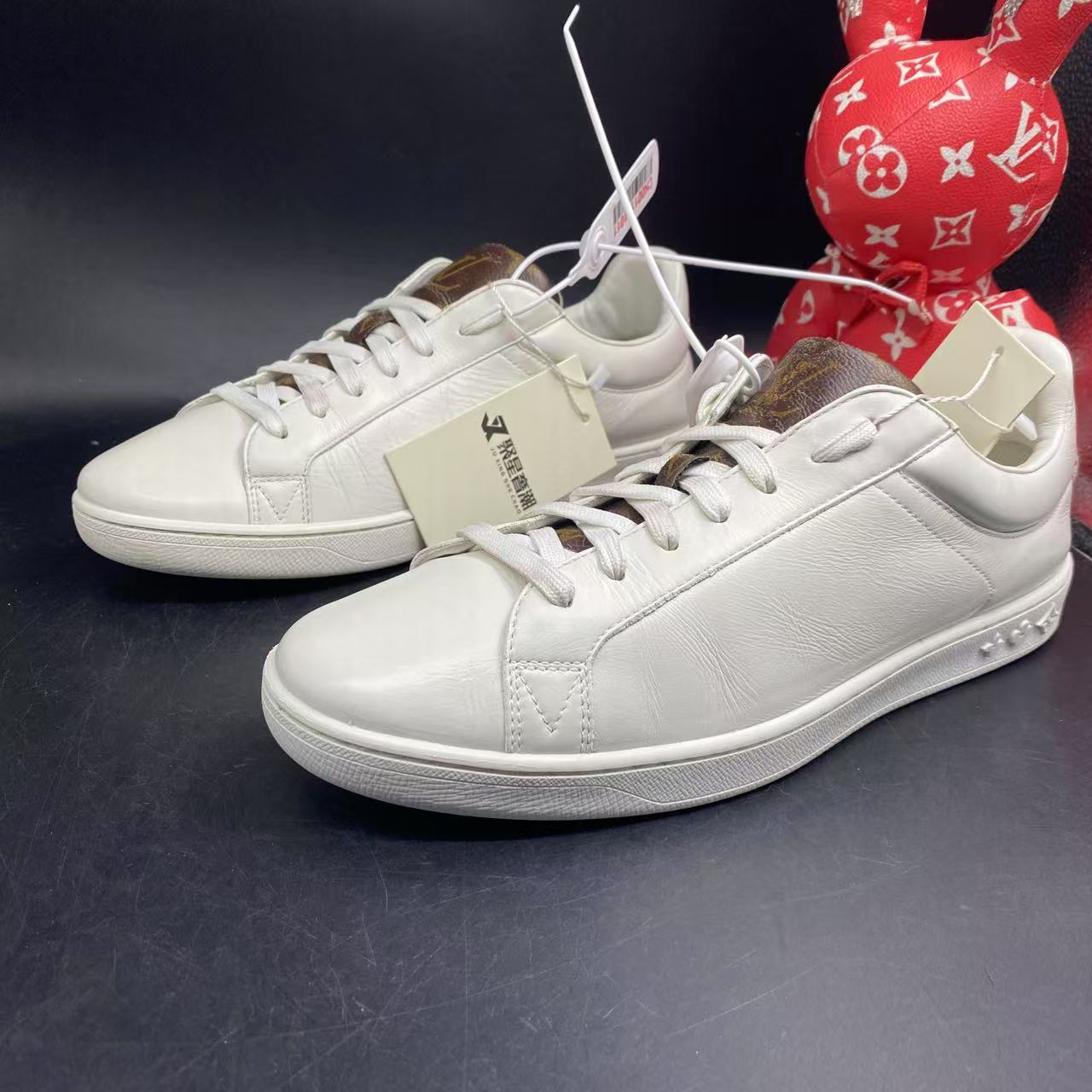 95新 LouisVuitton/路易威登 白棕老花时尚板鞋41欧码ddm1690