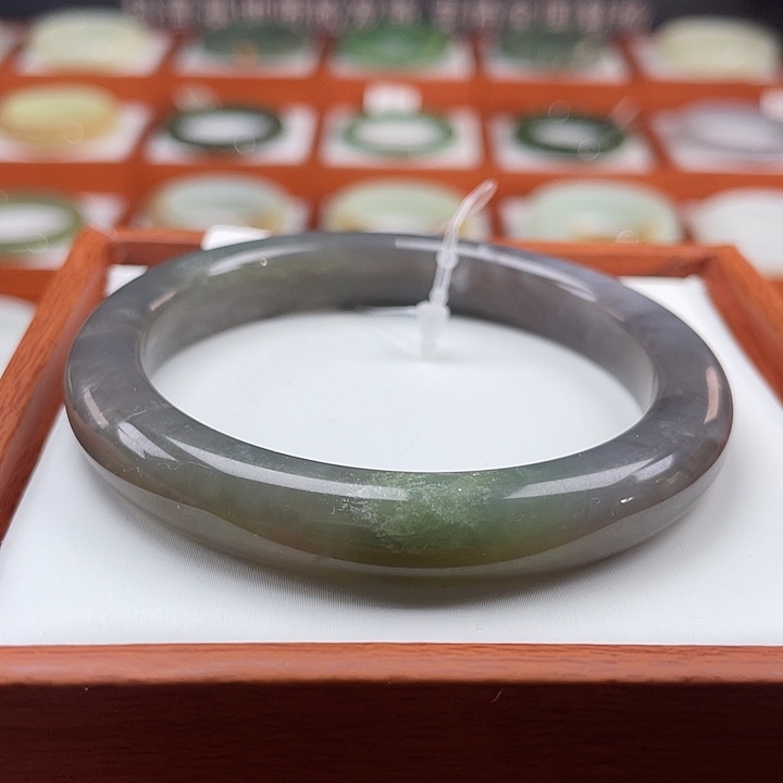 和田玉手镯未镶嵌烟紫翠