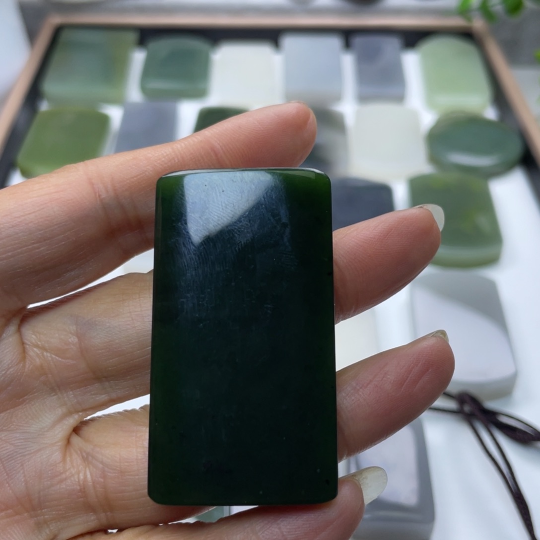 和田玉颈饰未镶嵌邱*?