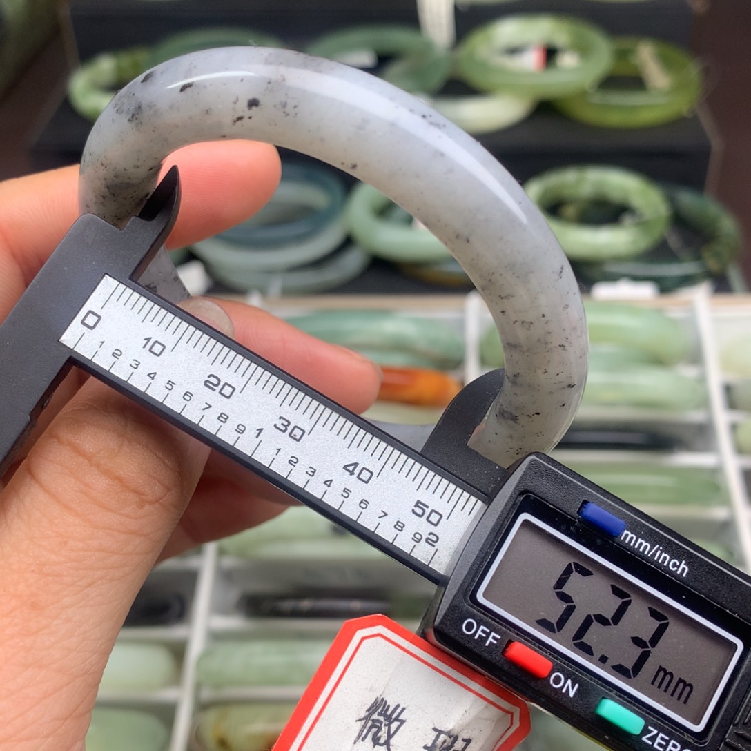 蛇纹石玉未镶嵌手镯592